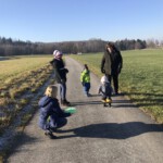 Unser Neujahrsspaziergang führt uns mit Frisbeespielen bei schönstem Sonnenschein zur „blauen Mami“.